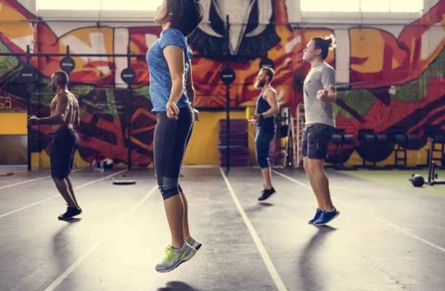 跳繩有哪些好處<strong>減肥操</strong>？可以瘦身體(ti) 哪些部位？