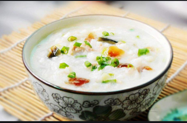 胃潰瘍該吃什麽(me) <strong>胃潰瘍</strong>?需要每天喝粥、吃麵條嗎?